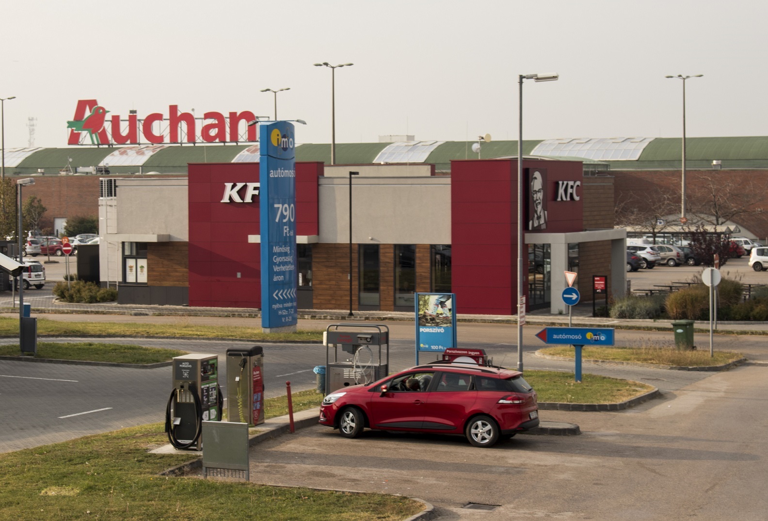 Nowe instalacje odkurzaczy parowych Self-Service przy galeriach handlowych i supermarketach